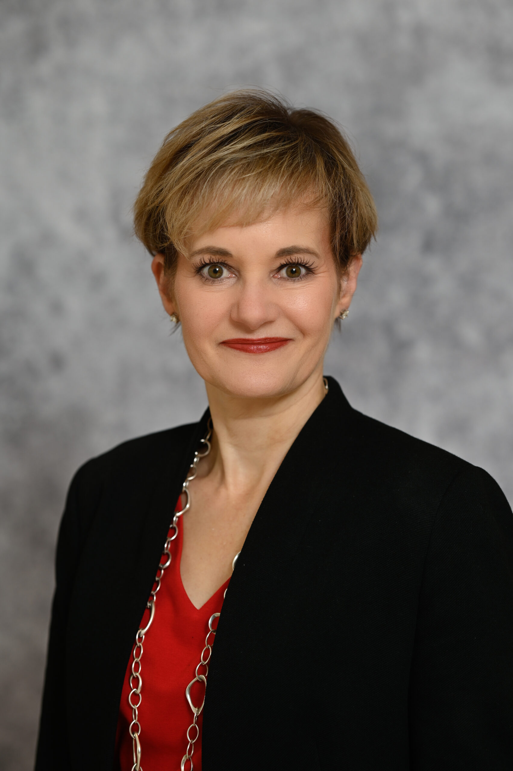 Christine Holmes